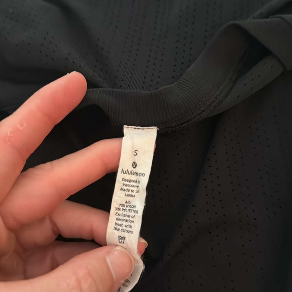 Lululemon long sleeve running shirt size small waist length
